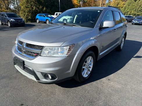 Used 2017 Dodge Journey SXT w/ Comfort/Convenience Group image 7
