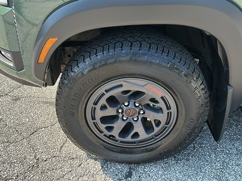 Certified 2025 Nissan Frontier PRO-4X w/ Pro Premium Package AWD/4WD image 9