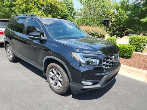 Used 2023 Honda Passport TrailSport image 5