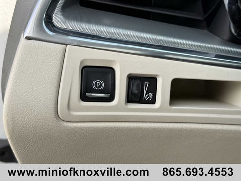 Used 2017 Cadillac XT5 Luxury w/ Driver Awareness Package image 26