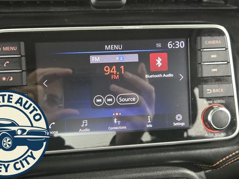 Used 2020 Nissan Versa SR image 13