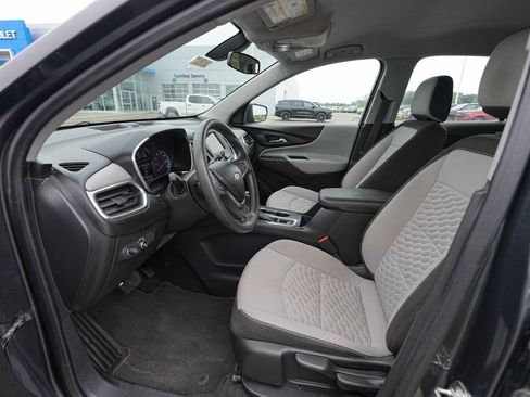 Used 2019 Chevrolet Equinox LS FWD image 12