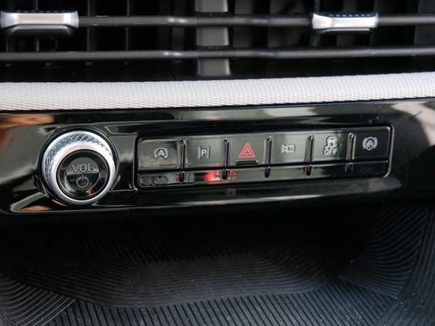 Used 2026 Ford Explorer Active w/ Active Comfort Package AWD/4WD image 23