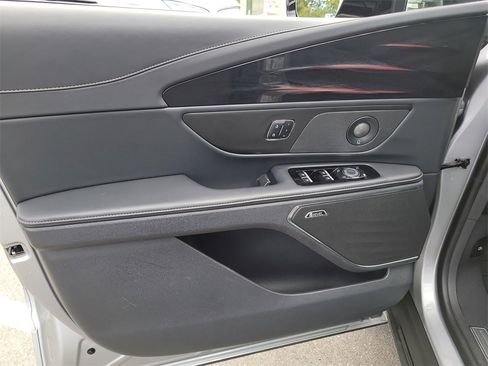 Certified 2024 Lincoln Nautilus Premier w/ Equipment Group 102A image 14