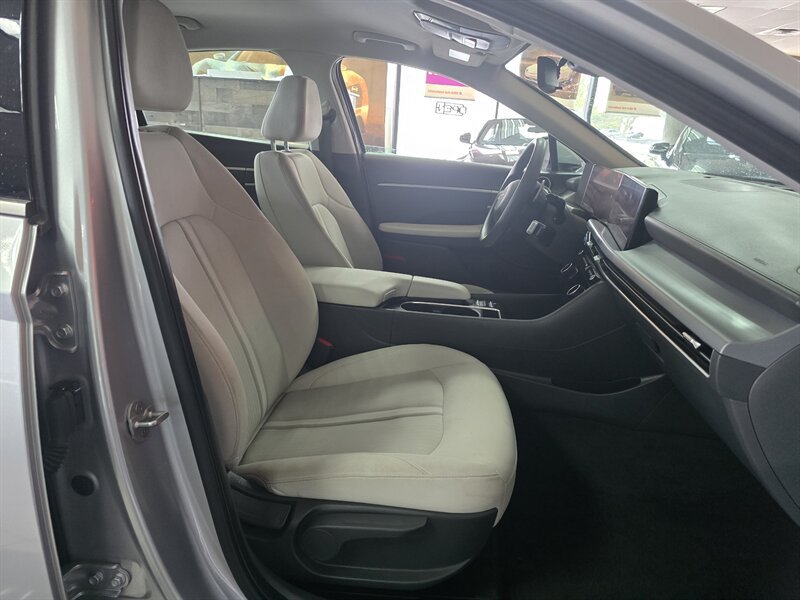 Used 2025 Hyundai Sonata SEL FWD image 14