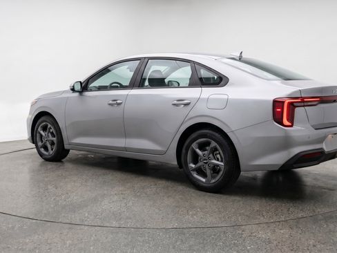 Used 2025 Kia K4 LXS FWD image 6