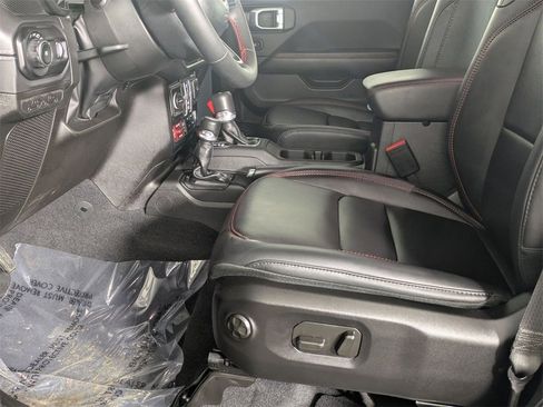 Certified 2024 Jeep Wrangler Unlimited Rubicon image 10