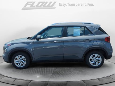 Used 2020 Hyundai Venue SEL FWD image 4
