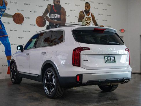 Used 2025 Kia Telluride S AWD/4WD image 23