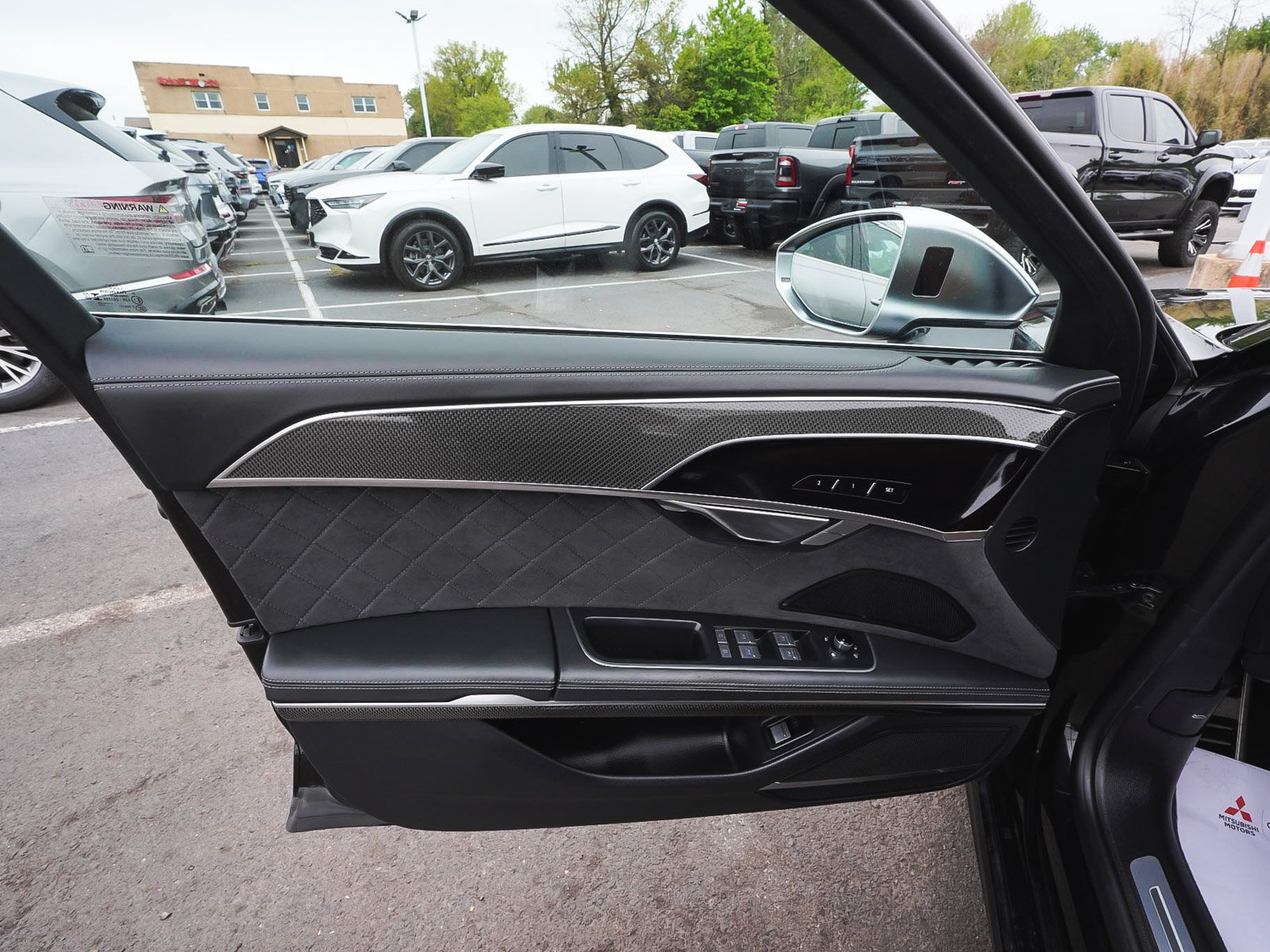 Used 2023 Audi S8 w/ S8 Comfort Plus Package AWD/4WD image 9