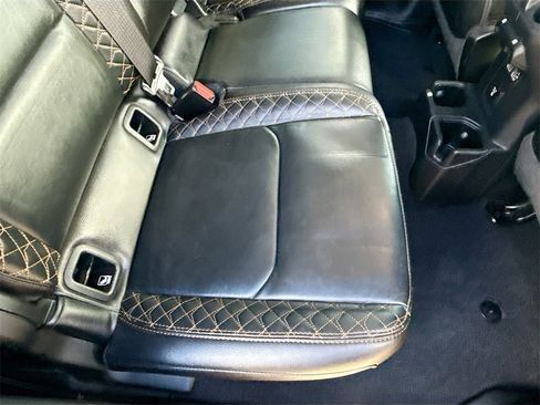 Used 2021 Jeep Gladiator Overland image 31