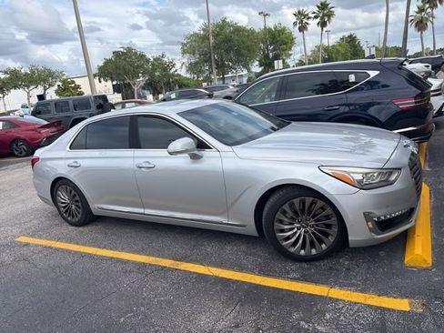Used 2018 Genesis G90 3.3T Premium RWD image 3