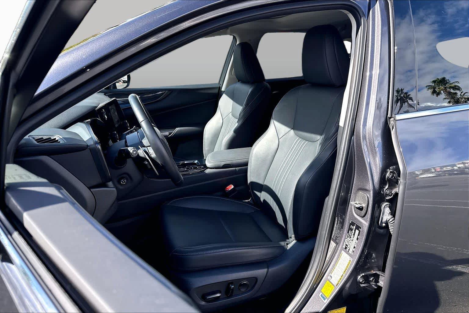 Used 2025 Lexus NX 350h AWD w/ Accessory Package (2T) image 7