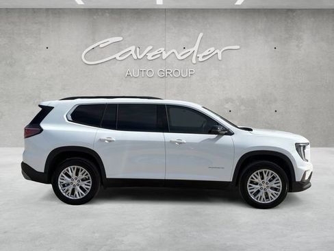 Used 2025 GMC Acadia Elevation w/ Elevation Premium Package FWD image 17