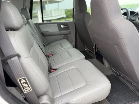 Used 2004 Ford Expedition XLT RWD image 15