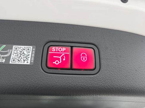 Certified 2026 Mercedes-Benz GLC 300 image 13