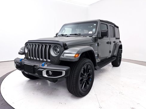 Used 2022 Jeep Wrangler Unlimited Sahara AWD/4WD image 17