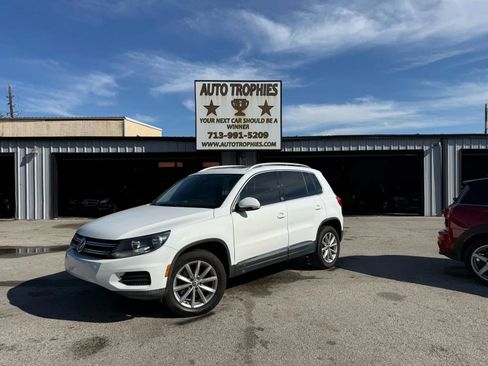 Used 2017 Volkswagen Tiguan Wolfsburg Edition FWD image 1