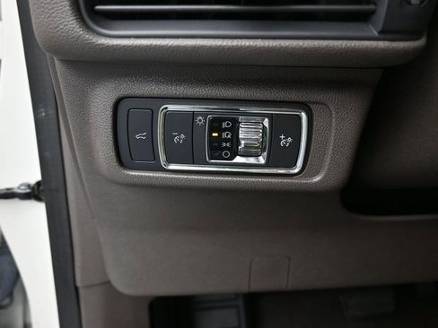 Used 2022 Lincoln Corsair Reserve w/ Elements Package FWD image 12