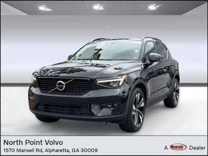 Used 2023 Volvo XC40 B5 Plus w/ Climate Package