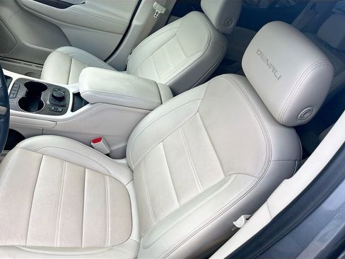 Used 2022 GMC Acadia Denali w/ Denali Technology Package image 20