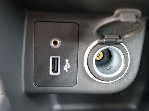 New 2025 Nissan Kicks Play S image 20