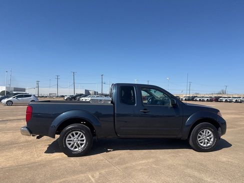Used 2016 Nissan Frontier SV image 27