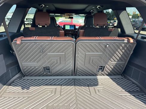 Used 2025 Lincoln Aviator Reserve AWD/4WD image 28