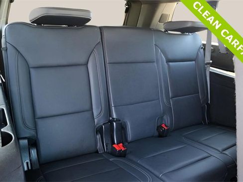 Used 2024 Chevrolet Suburban LT image 18