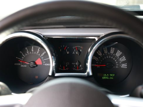 Used 2006 Ford Mustang GT Premium RWD image 33