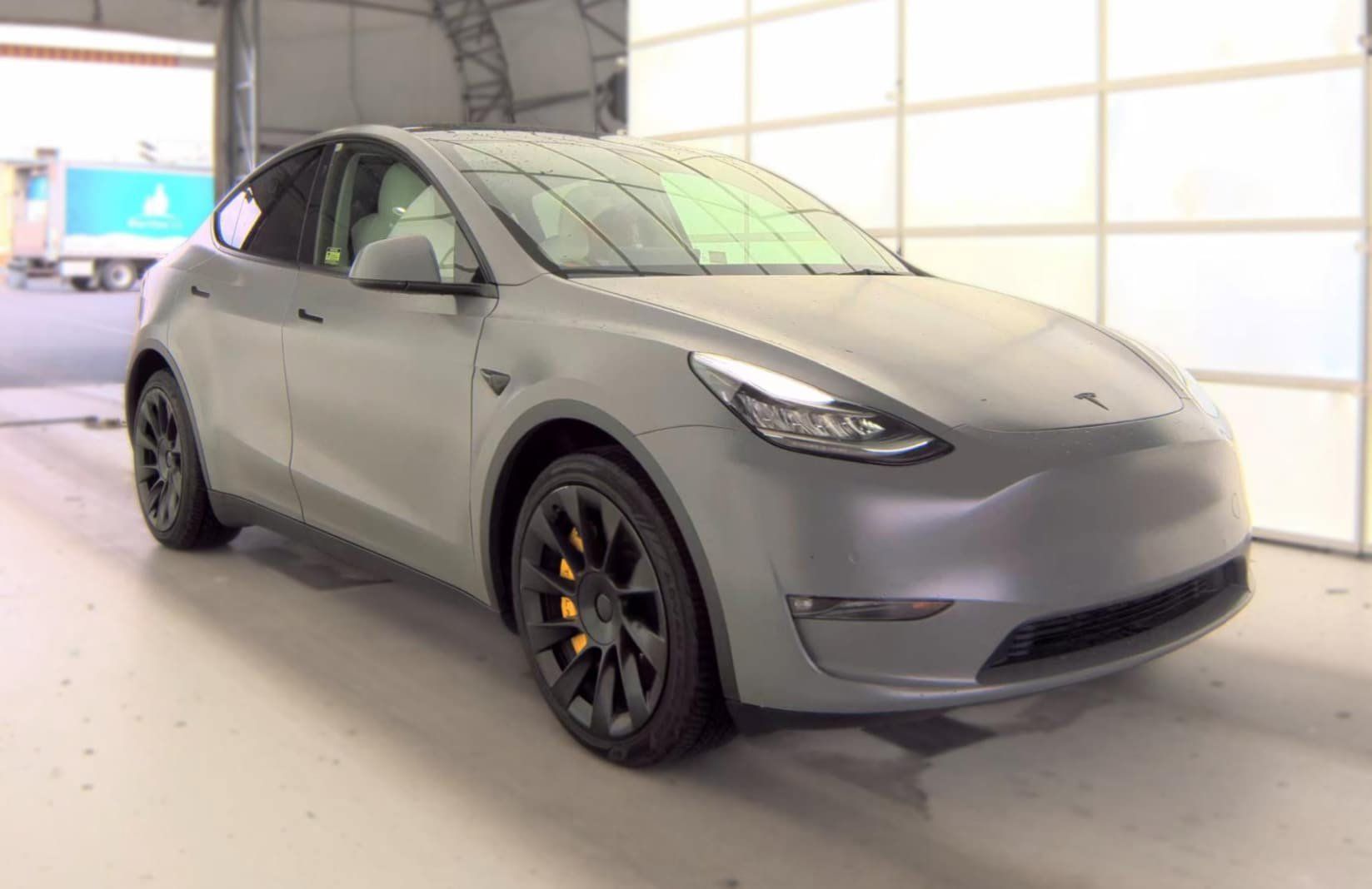 Used 2021 Tesla Model Y Long Range AWD/4WD image 2