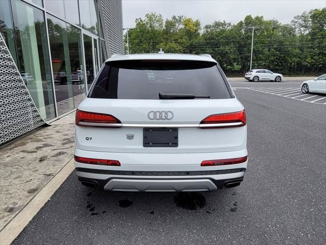 Certified 2025 Audi Q7 3.0T Prestige AWD/4WD image 9