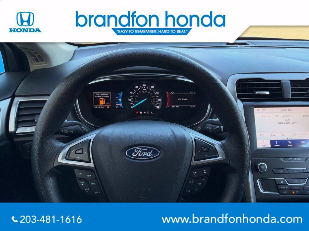 Used 2020 Ford Fusion SE FWD image 16