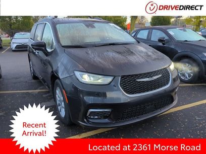 Used 2021 Chrysler Pacifica Touring-L