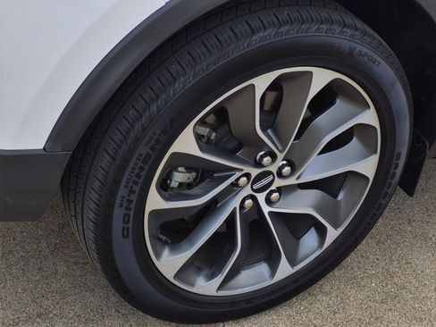 Used 2023 Lincoln Nautilus Reserve w/ Equipment Group 201A image 7