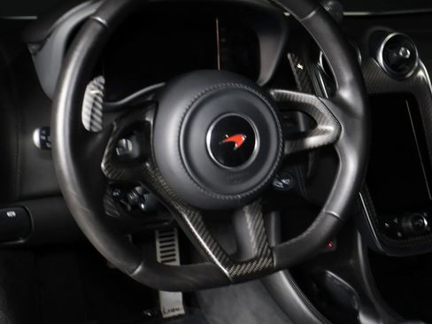 Used 2017 McLaren 570S Coupe RWD image 18
