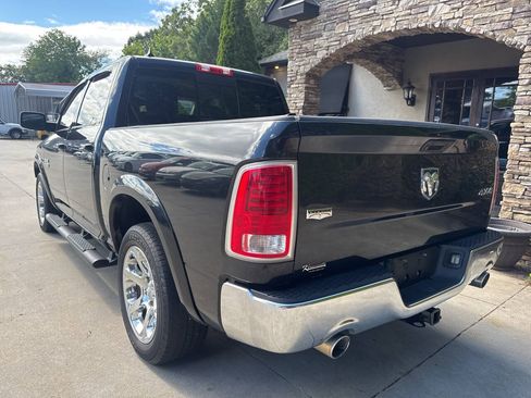 Used 2016 RAM 1500 Laramie w/ Convenience Group AWD/4WD image 3