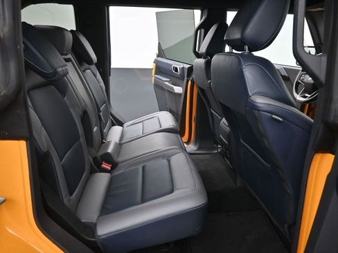 Used 2022 Ford Bronco Outer Banks w/ Sasquatch Package image 16