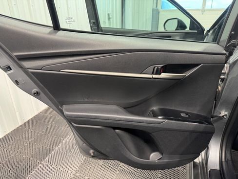 Used 2025 Toyota Camry SE image 13