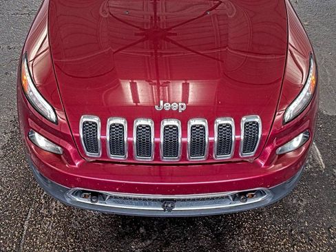 Used 2017 Jeep Cherokee Limited w/ Luxury Group AWD/4WD image 7