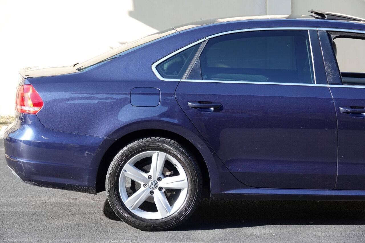 Used 2012 Volkswagen Passat 2.5 SE FWD image 23