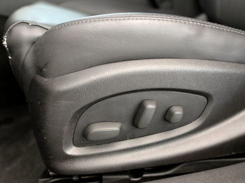 Used 2016 Chevrolet Impala LT w/ Convenience Package image 16