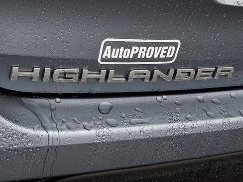 Used 2021 Toyota Highlander XLE image 30