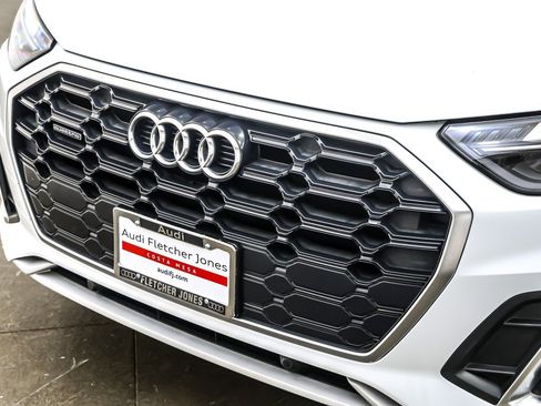 Used 2022 Audi Q5 2.0T Premium w/ Convenience Package image 13