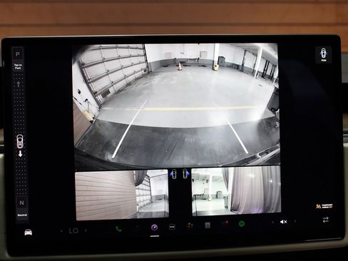 Used 2023 Tesla Model X image 59