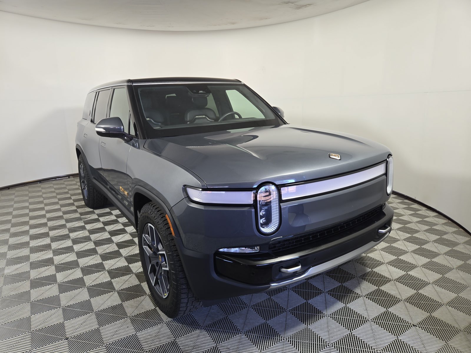 Used 2022 Rivian R1S Launch Edition Quad AWD/4WD image 7