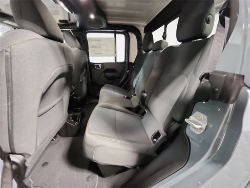 New 2025 Jeep Gladiator Sport image 13