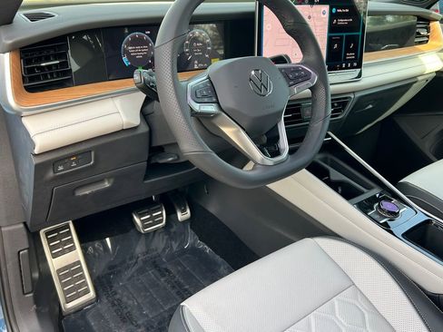 New 2026 Volkswagen Tiguan SEL R-Line AWD/4WD image 19