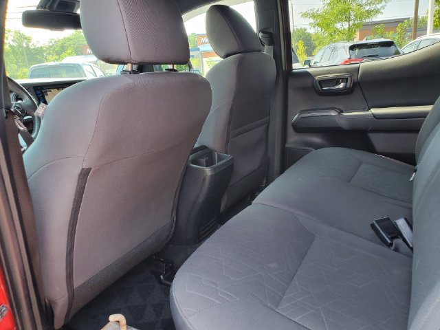 Used 2019 Toyota Tacoma TRD Sport AWD/4WD image 10