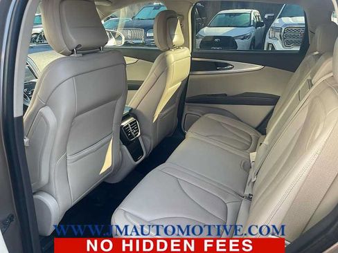 Used 2020 Lincoln Nautilus Premier w/ Equipment Group 101A AWD/4WD image 3